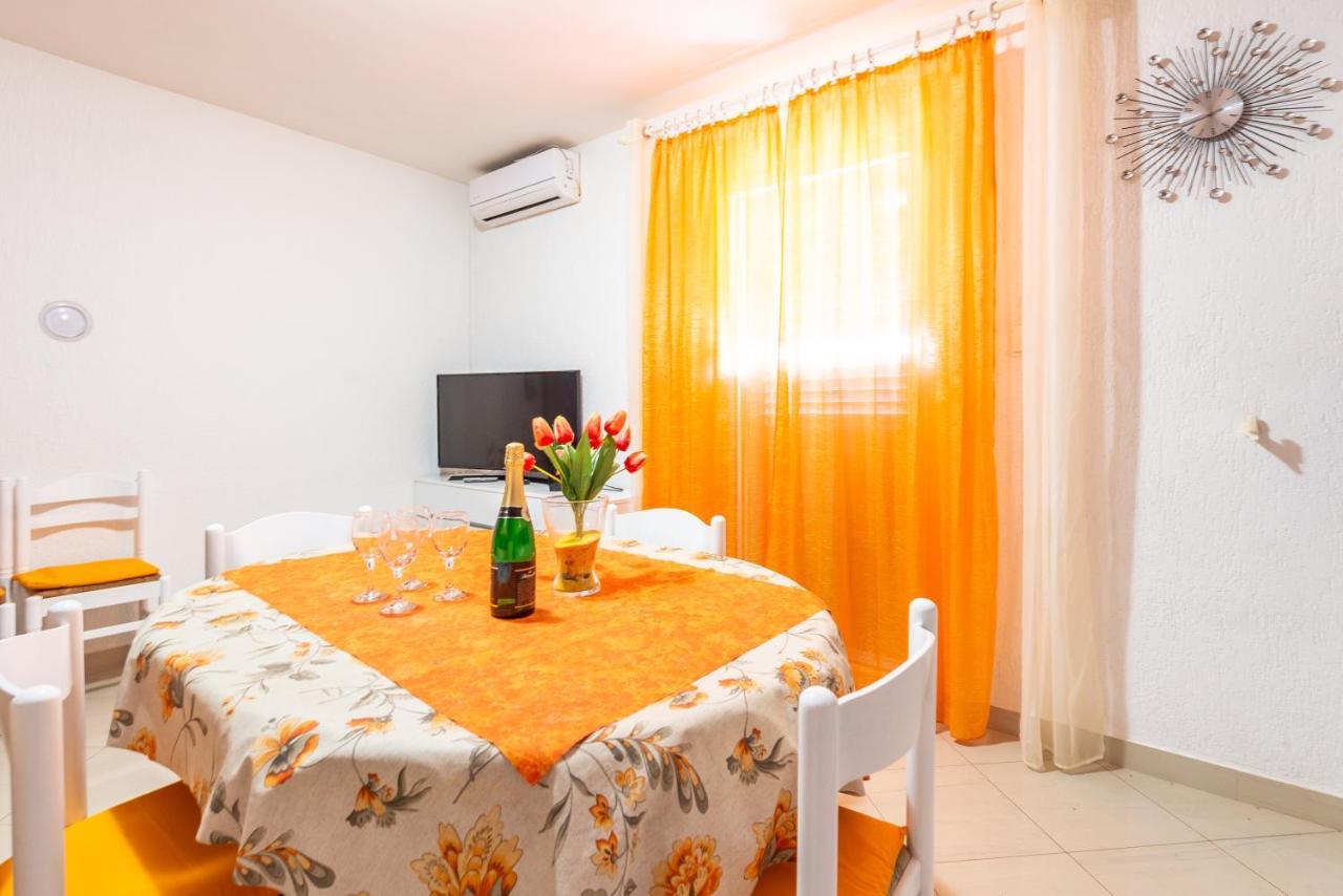 Apartments Jadran Pag Town Exterior photo